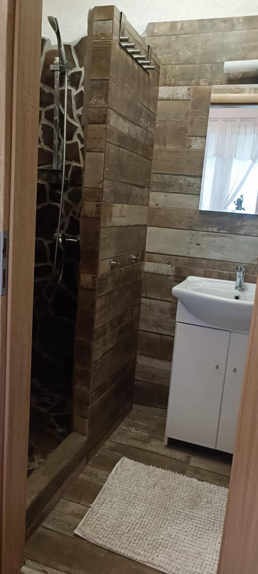 Apartman Nad Vinnym Sklepom Pouzdrany Exterior foto