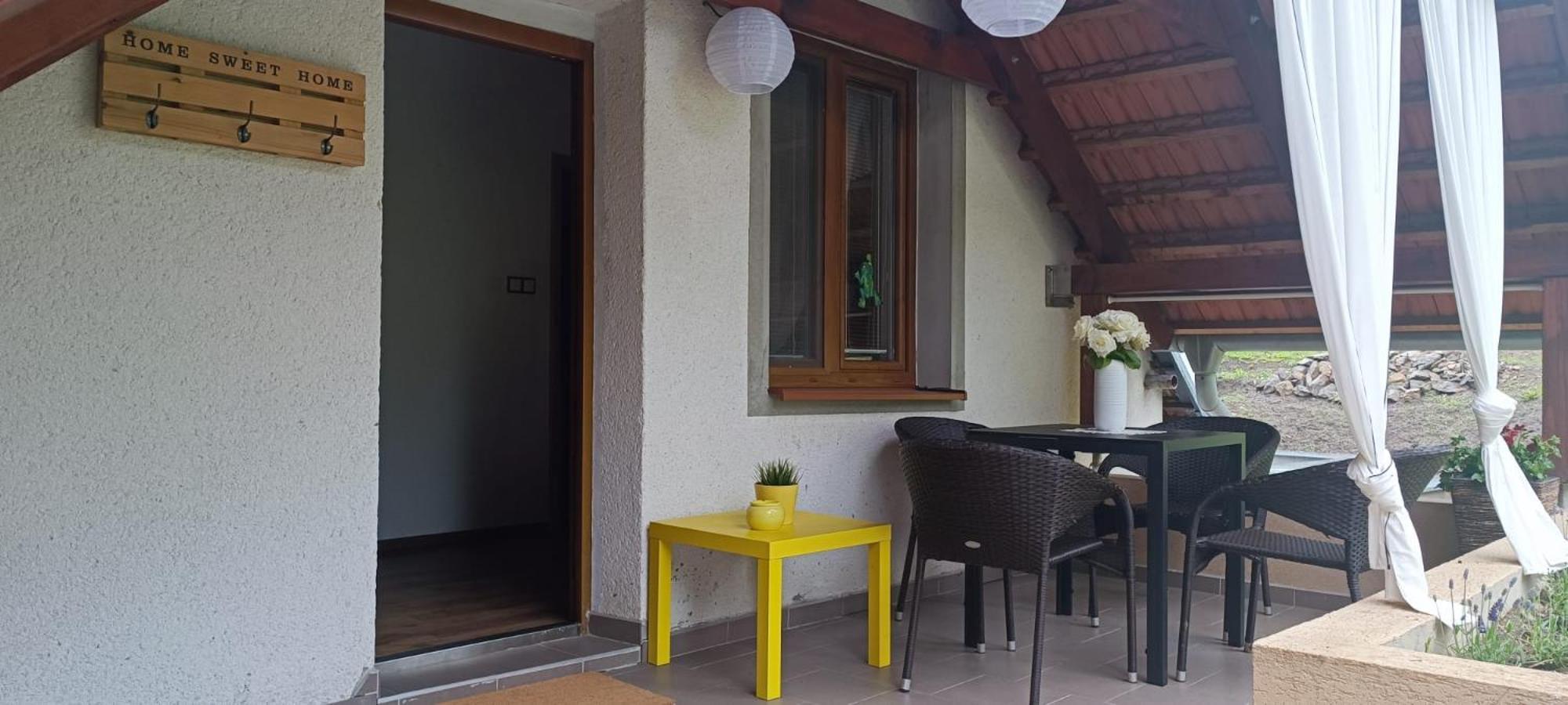 Apartman Nad Vinnym Sklepom Pouzdrany Exterior foto